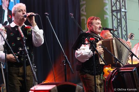 Ansambel bratov Poljanšek že 50 let navdihuje in zabava z nepozabnimi melodijami (33)